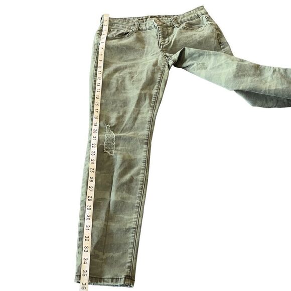 ARIZONA JEANS Green Camouflage Pants Size 5 - Picture 15 of 16